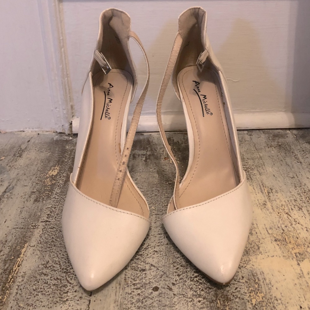 Classy White Pump